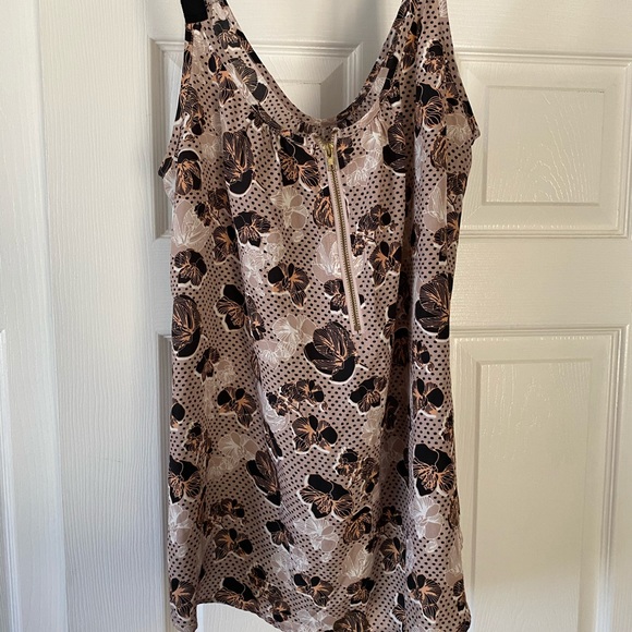 Tank - Picture 2 of 4